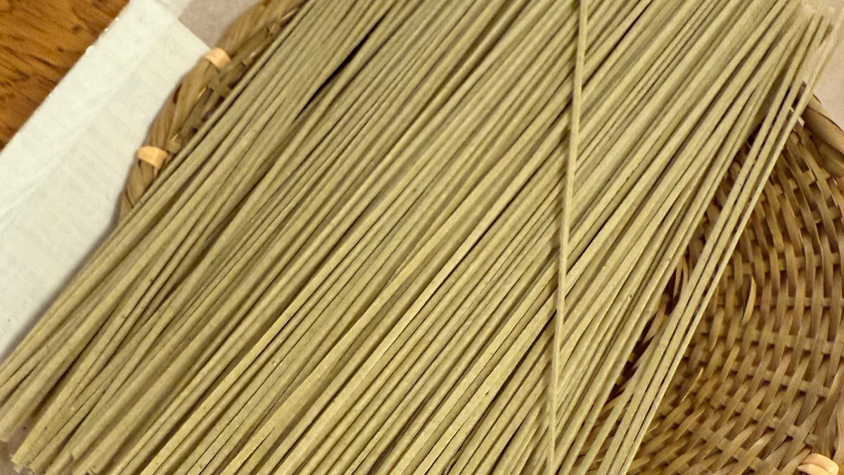 自家製粉 十割干し蕎麦｜山の実