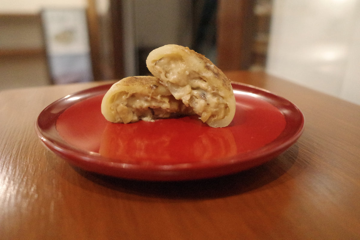 松茸おやきの断面｜日本料理 柚木元